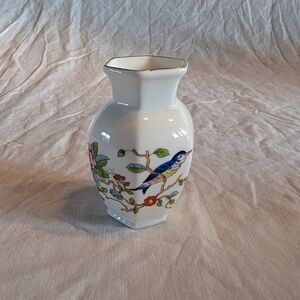 2/16$ Charming Blue Bird Ceramic Vase